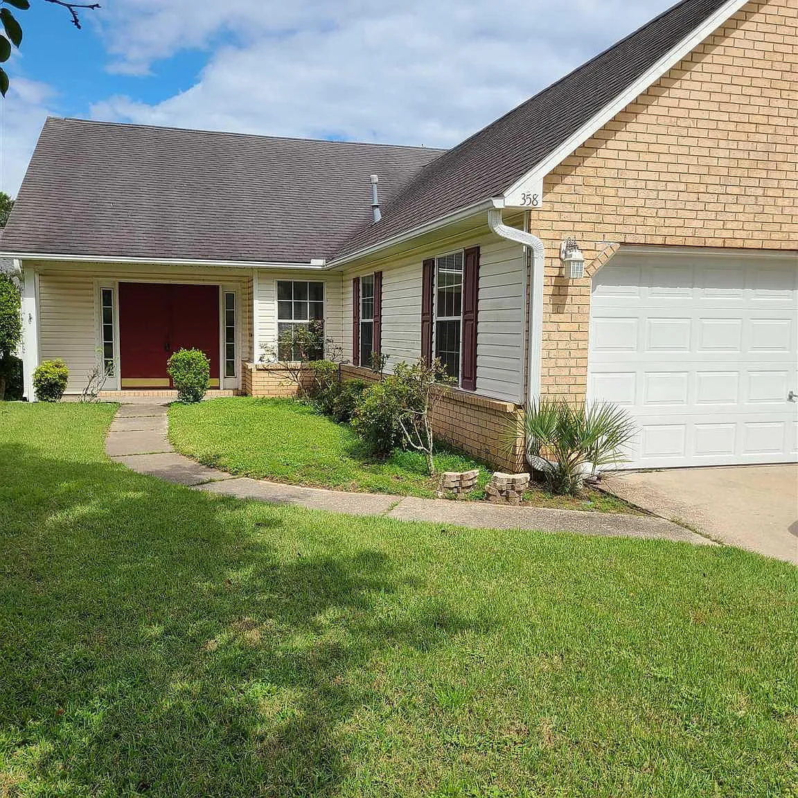 3 bed, 1587 sqft, $1,875 — Photo 1
