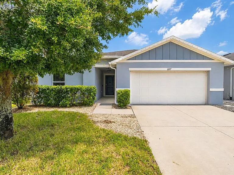 1097 Augustus Dr — Photo 2