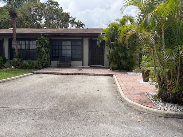 2260 Poinsetta Ct