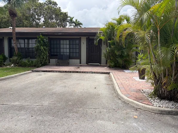 2260 Poinsetta Ct, Hollywood, FL 33026