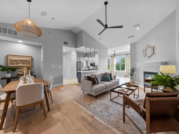 2216 Thornton Rd APT 431, Austin, TX 78704