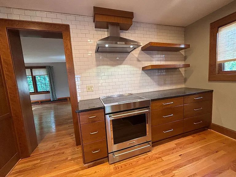 2412 Alberta Ave SW — Photo 27