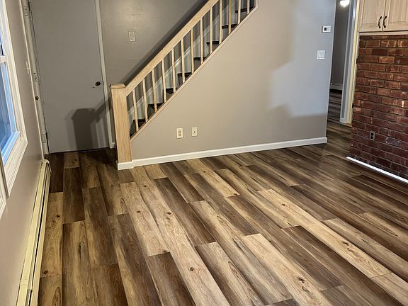 3rd image of 7 Straw Ln
