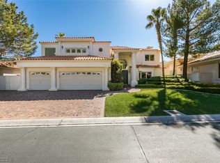 8613 Robinson Ridge Dr, Las Vegas, NV 89117