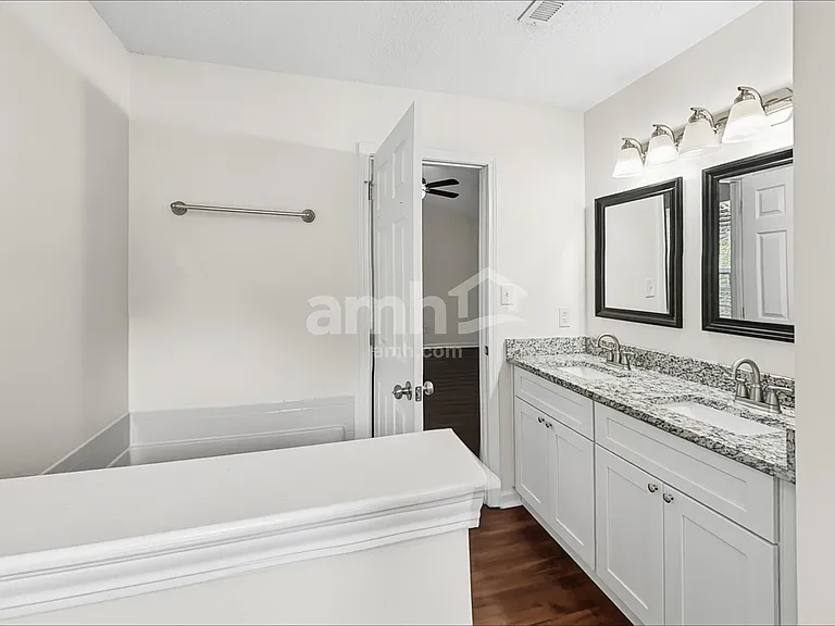 13929 Hatton Cross Dr — Photo 15
