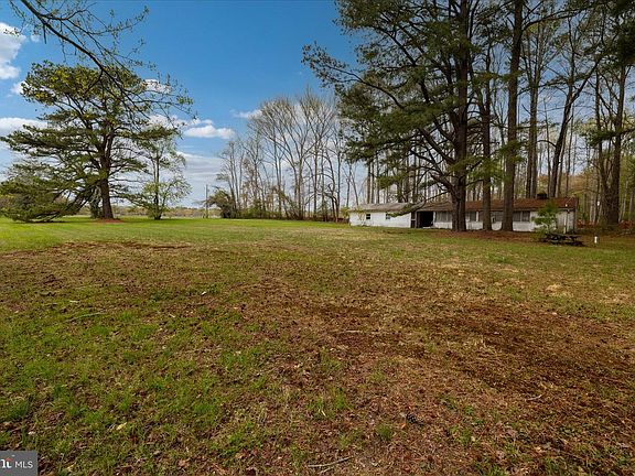 5th image of 201 Sawmill Ln