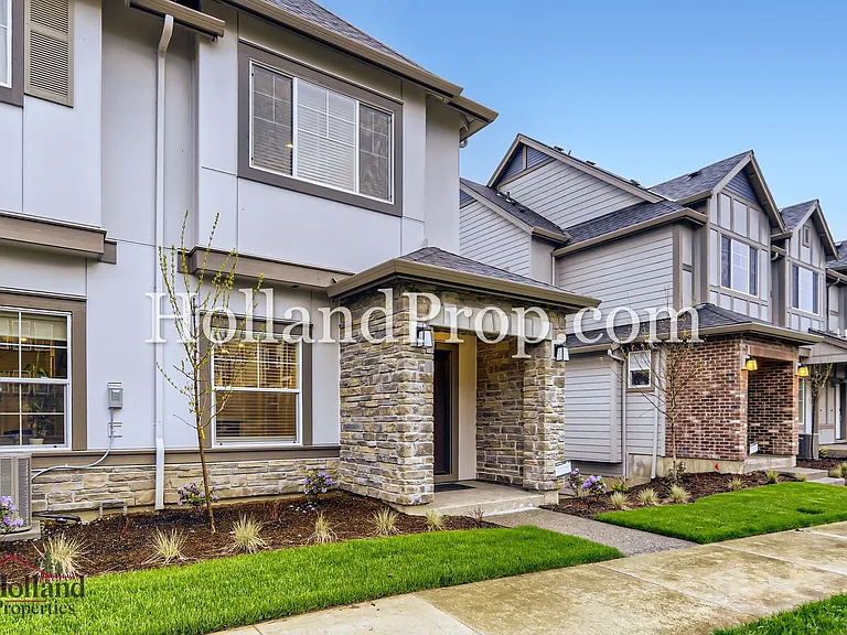 15974 NW Hosmer Ln — Photo 3