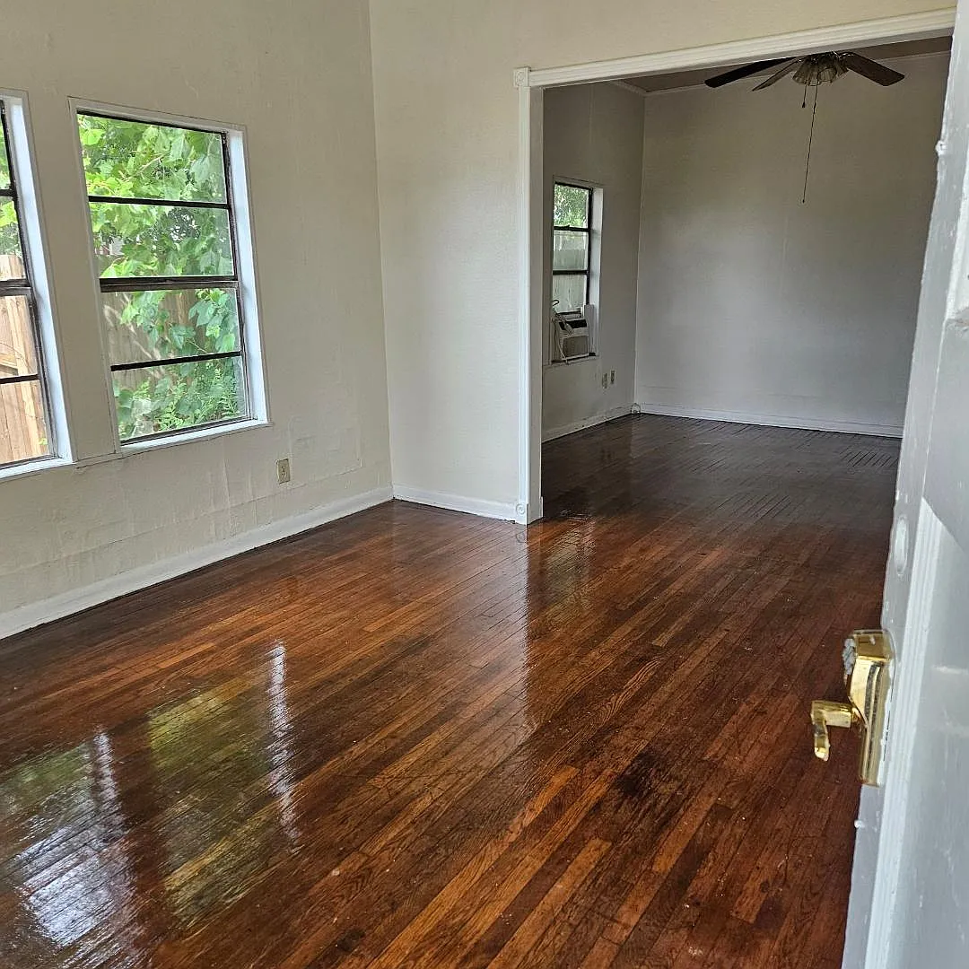 2 bed, $750 — Photo 2