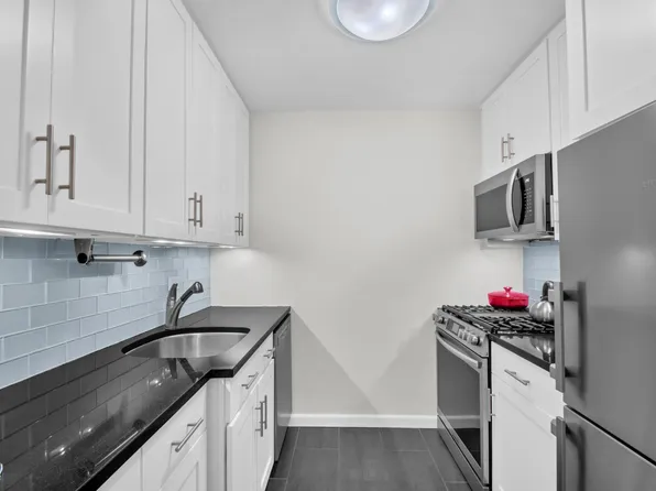 205 3rd Avenue image 5 of 10