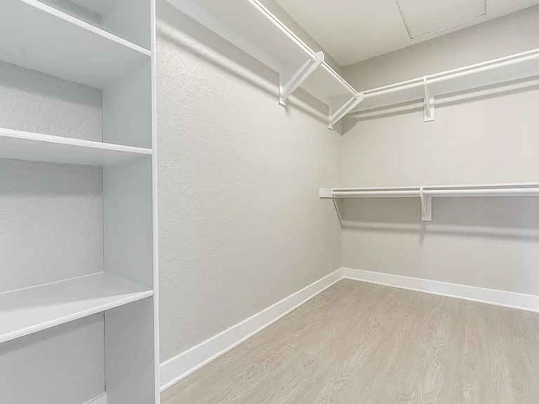 Ridgecrest Apartments — Photo 33