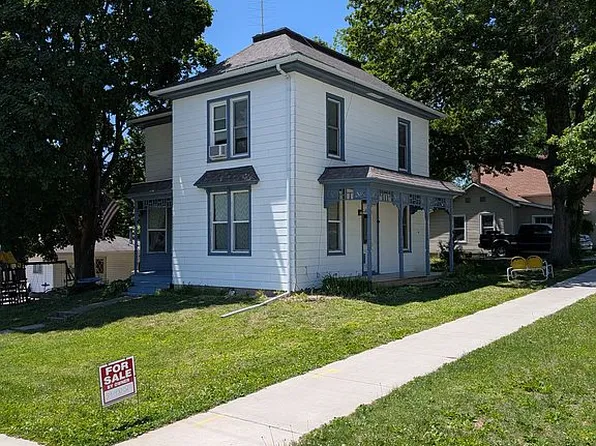 180 3rd St E, Riverside, IA 52327