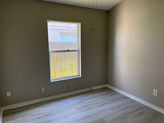 5th image of 11925 Cheltinham Dr