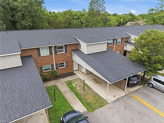2nd image of 2215 Shadow Valley Rd APT C