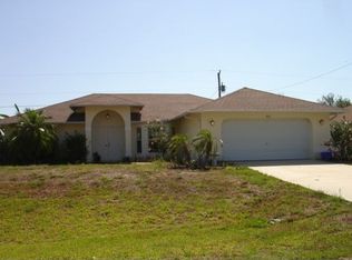 705 SW 11th Pl, Cape Coral, FL 33991