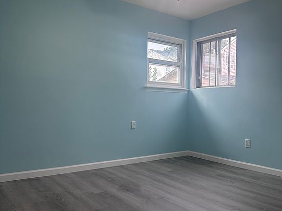 2nd image of 110 Keating Pl #L