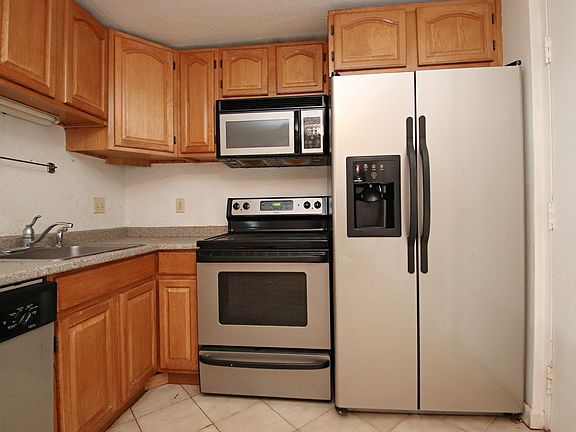 4th image of 15 Staples Ave APT 42