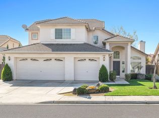 2145 E Oakmont Ave, Fresno, CA