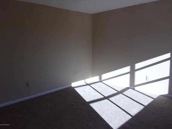 5th image of 241 Rolling Hills Dr
