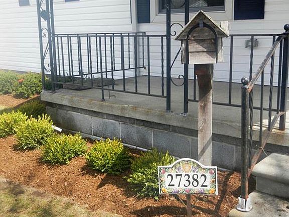 Front garden bed 