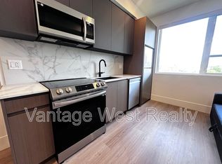 720 Klo Rd #402, Kelowna, BC V1Y 4X5