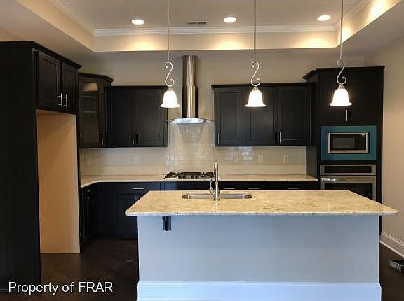 5th image of 30 Glenwood Ct