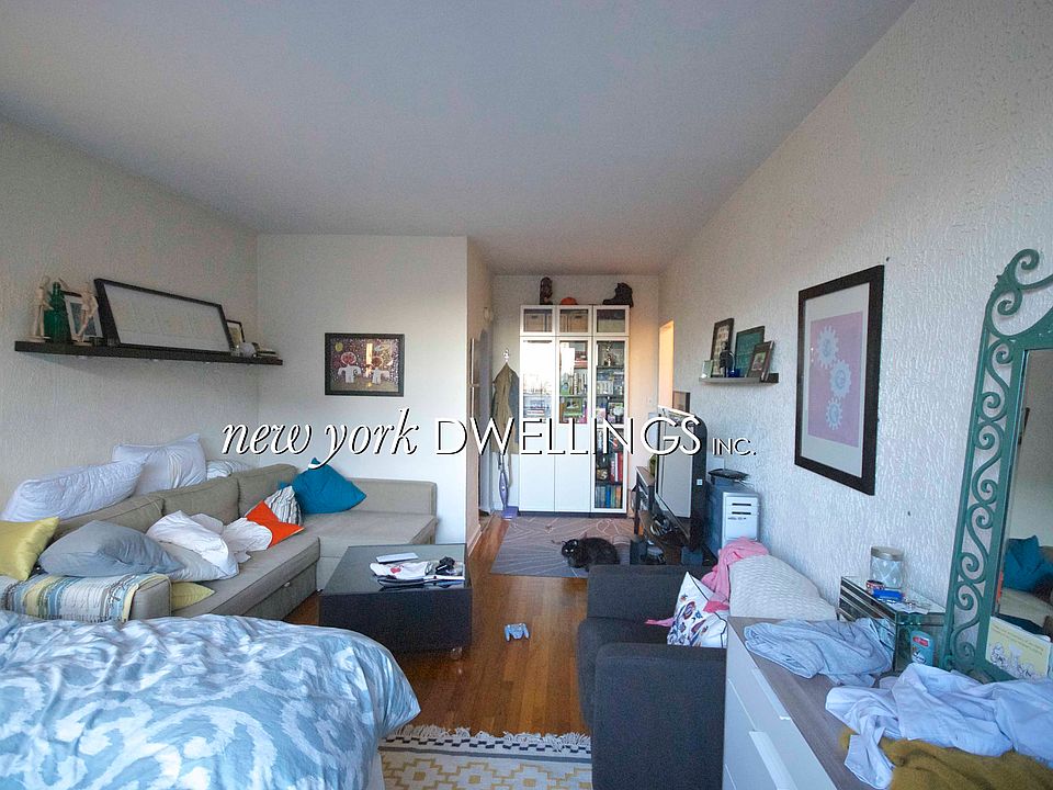 2nd image of 911 8th Ave APT 1B
