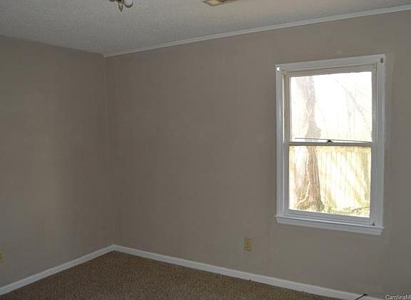 5th image of 645 W Sharpe St