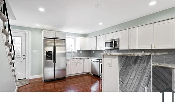 3rd image of 4045 Saint Monica Dr