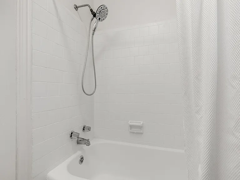 605 University Rdg #1B — Photo 9