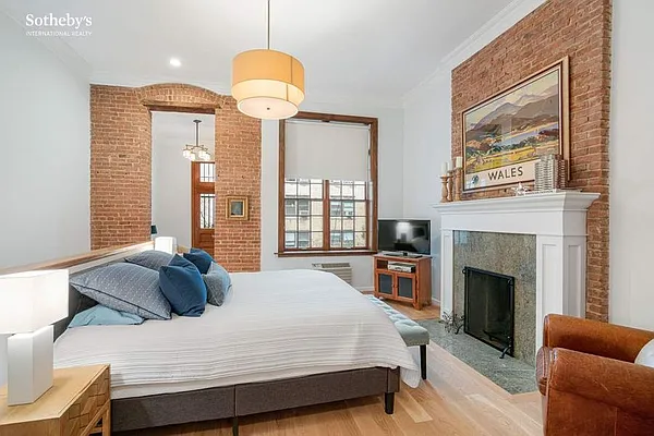 Sold by Sotheby's International Realty | media 20