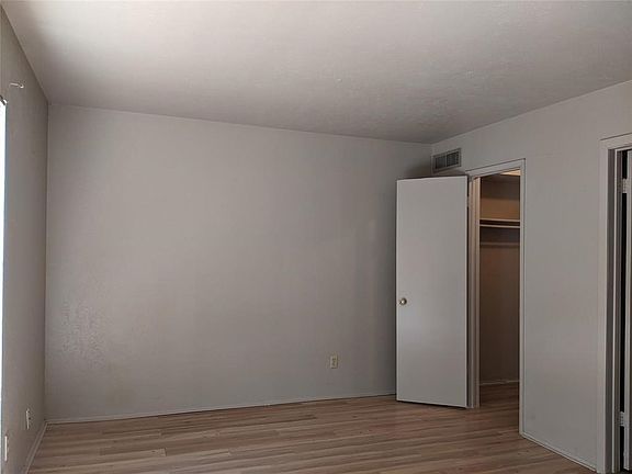 2nd image of 2433 Limestone Dr