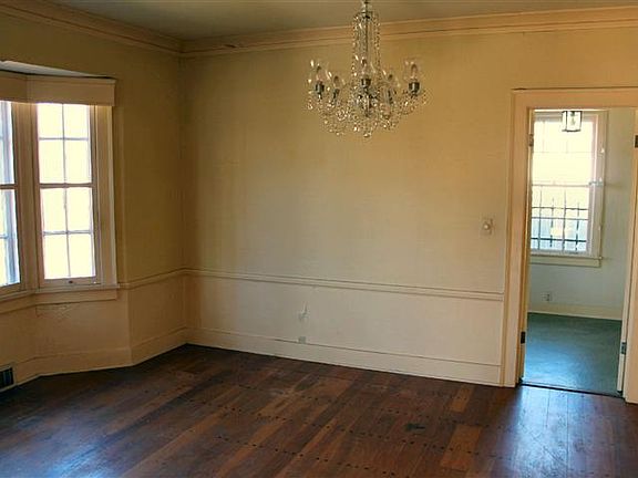 3rd image of 212 N Leflore Ave