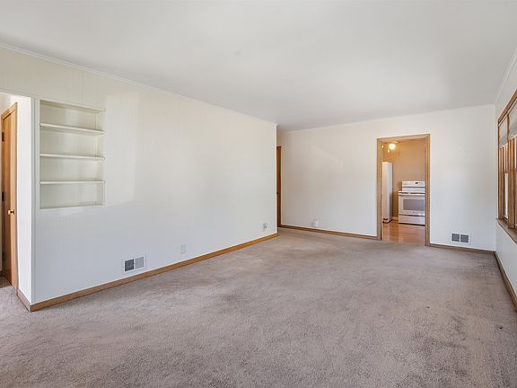 5th image of 543 4th St