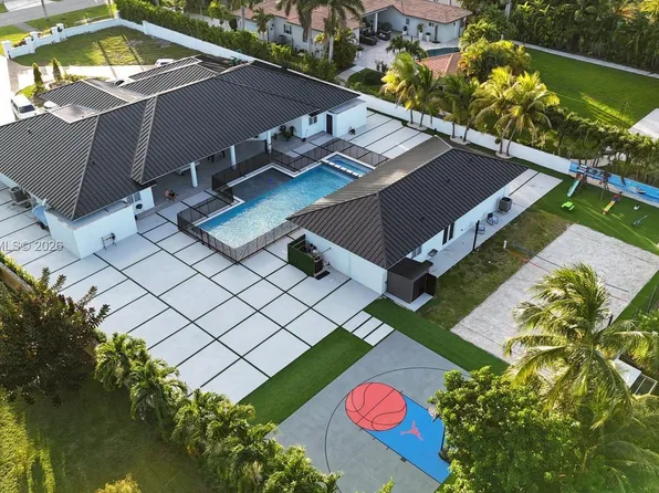 365 NW 132nd Ave, Miami, FL 33182