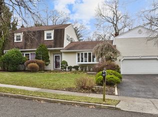 29 Monterey Dr, Wayne, NJ 07470