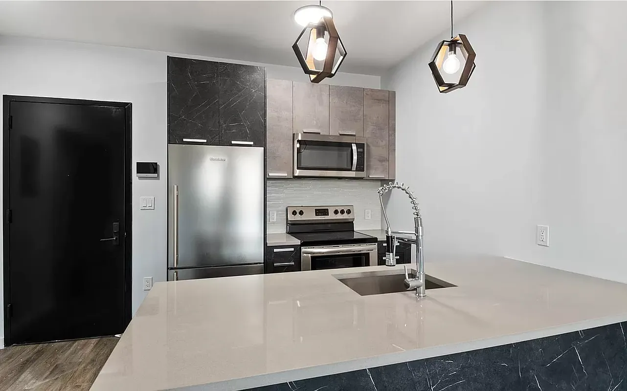 2733 East 12th Street 6C