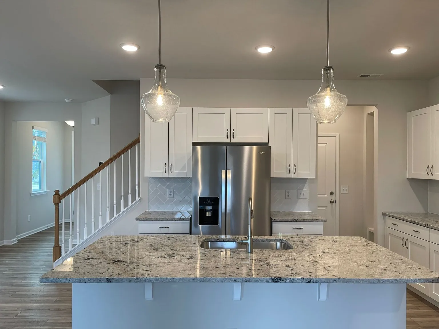 3 bed, 2.5 bath, 1975 sqft, $1,995 — Photo 4