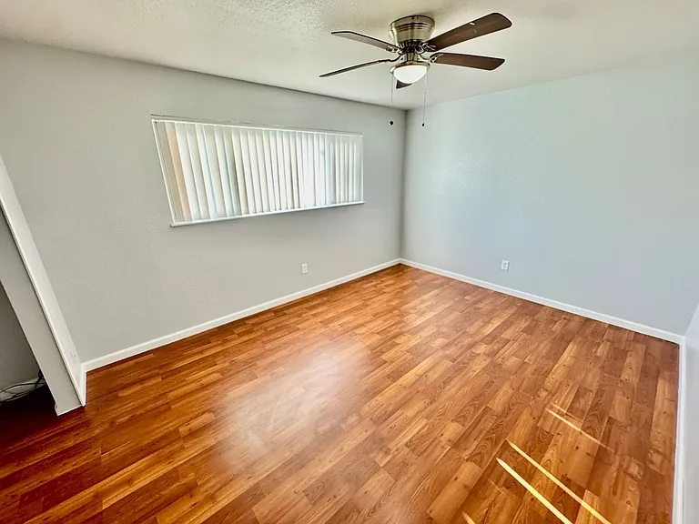 7734 Brentwood Dr — Photo 5