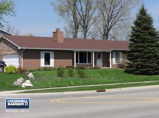 101 Acorn Dr, North Aurora, IL 60542