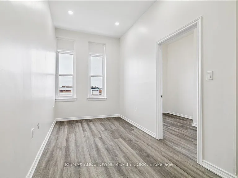 68 Peel St #3 — Photo 7