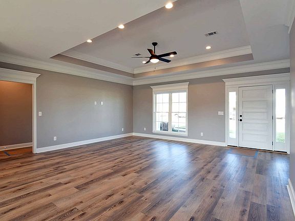 5th image of 126 Hillgrove Ln