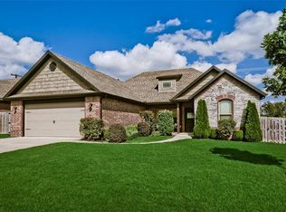 6205 S 56th St, Rogers, AR 72758