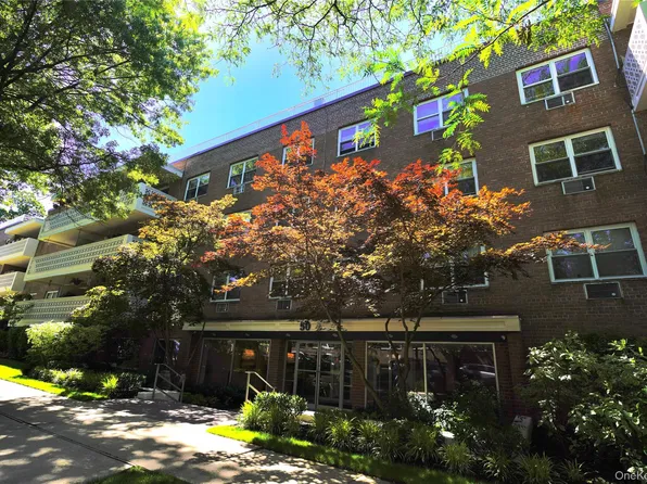 50 Hillpark Avenue #2F, Great Neck, NY 11021