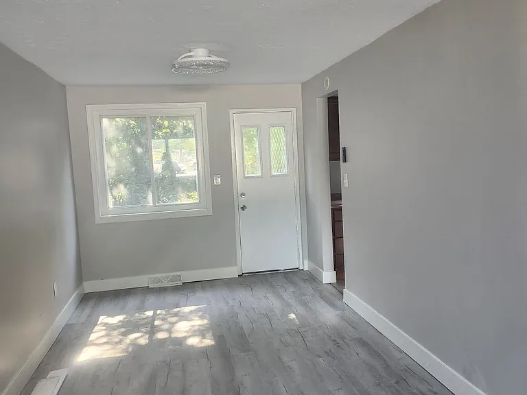 30522 Severn Ln — Photo 3