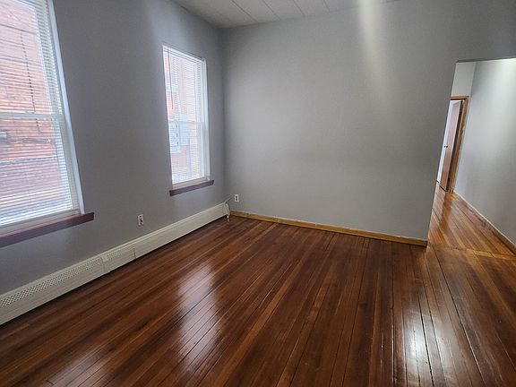 4th image of 39-41 Whitmore St #33-1