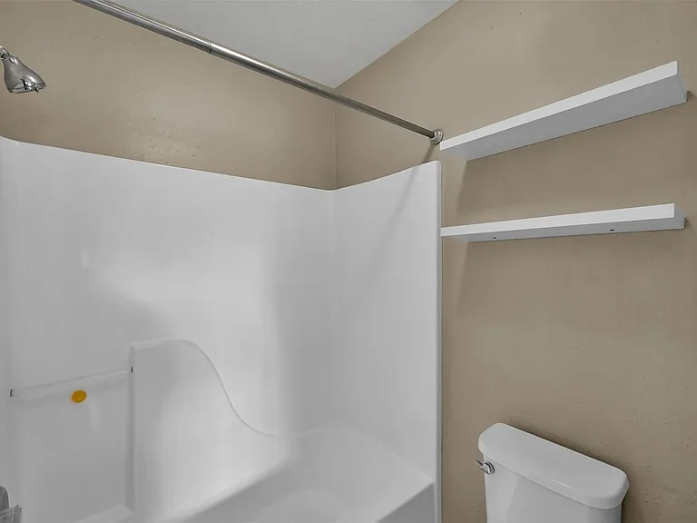1141 Lovett St — Photo 21