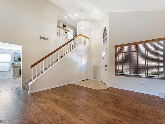 4th image of 4652 Belshire Dr