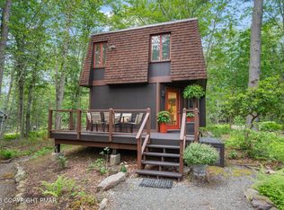 283 Aspen Rd, Pocono Pines, PA 18350