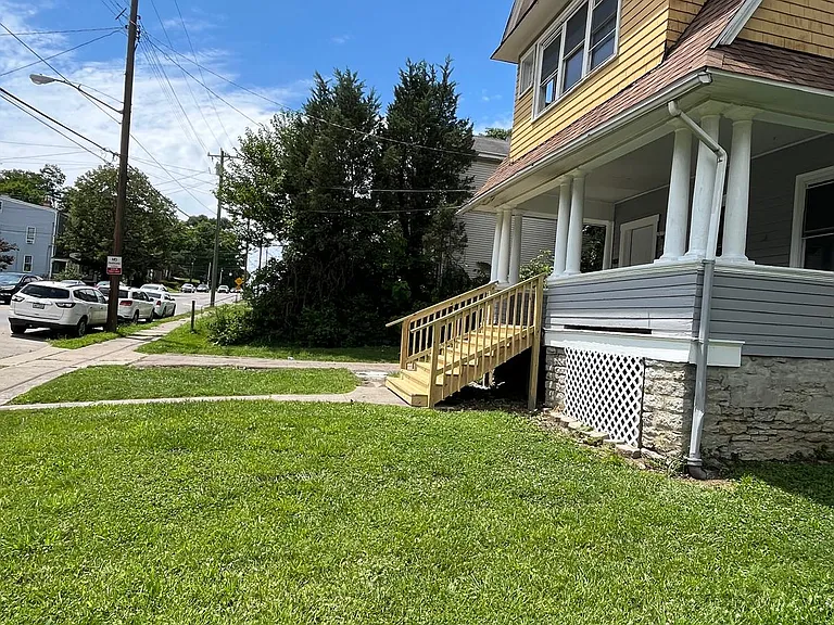 3006 Glenway Ave — Photo 4