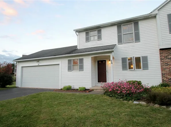 26 Hampton Ln, Fairport, NY 14450